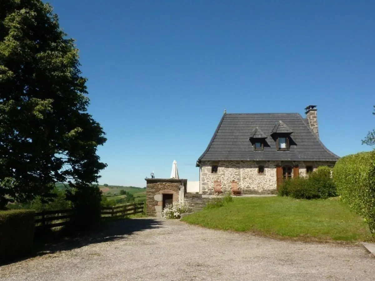Maison De Charme Avec Jardin, Terrasse Et Cheminee A Cassaniouze, Proche Vallee Du Lot - Fr-1-742-65 Holiday home Cassaniouze
